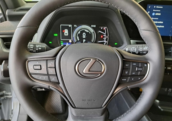 Lexus UX cena 184900 przebieg: 4091, rok produkcji 2023 z Kraków małe 529